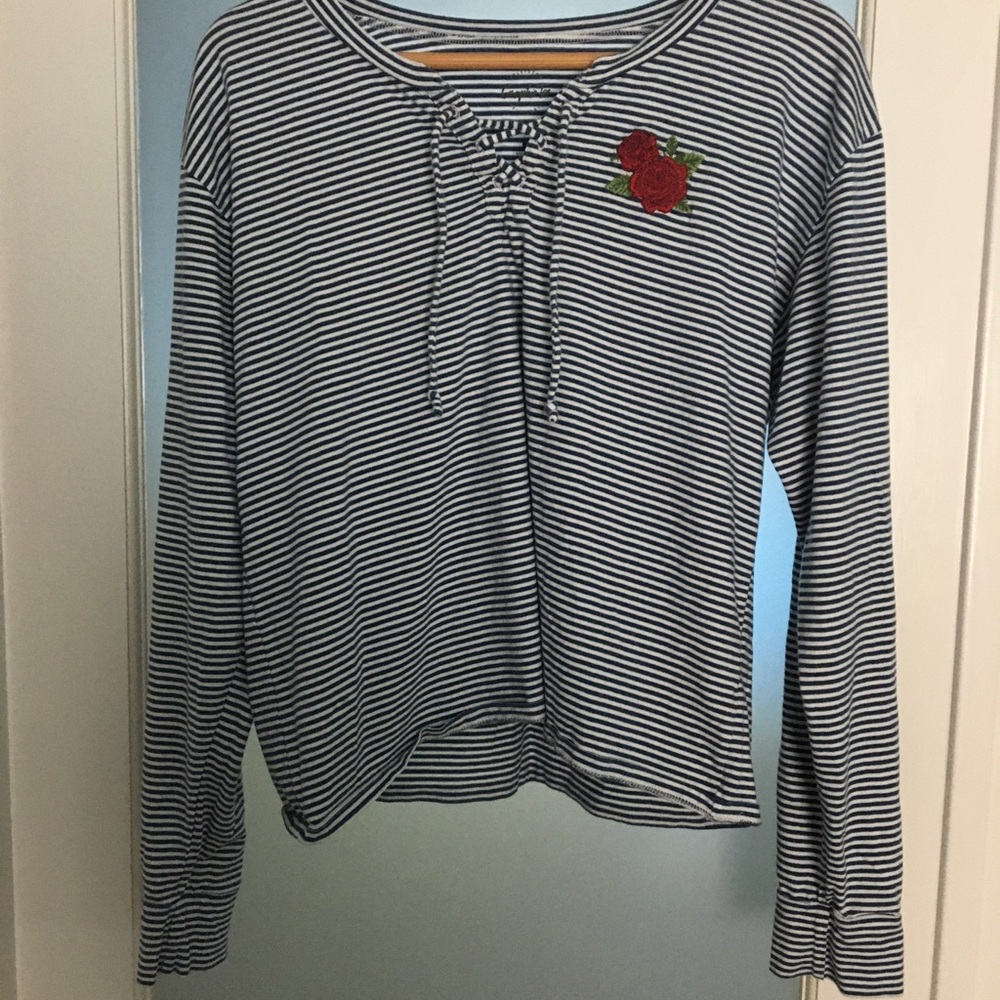 🌿 2/$16 Hollister Long Sleeve T-Shirt